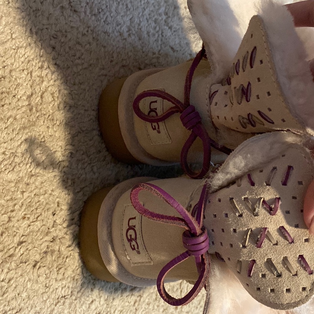 EUC Short Uggs